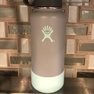 Grey and teal hydro flask!!